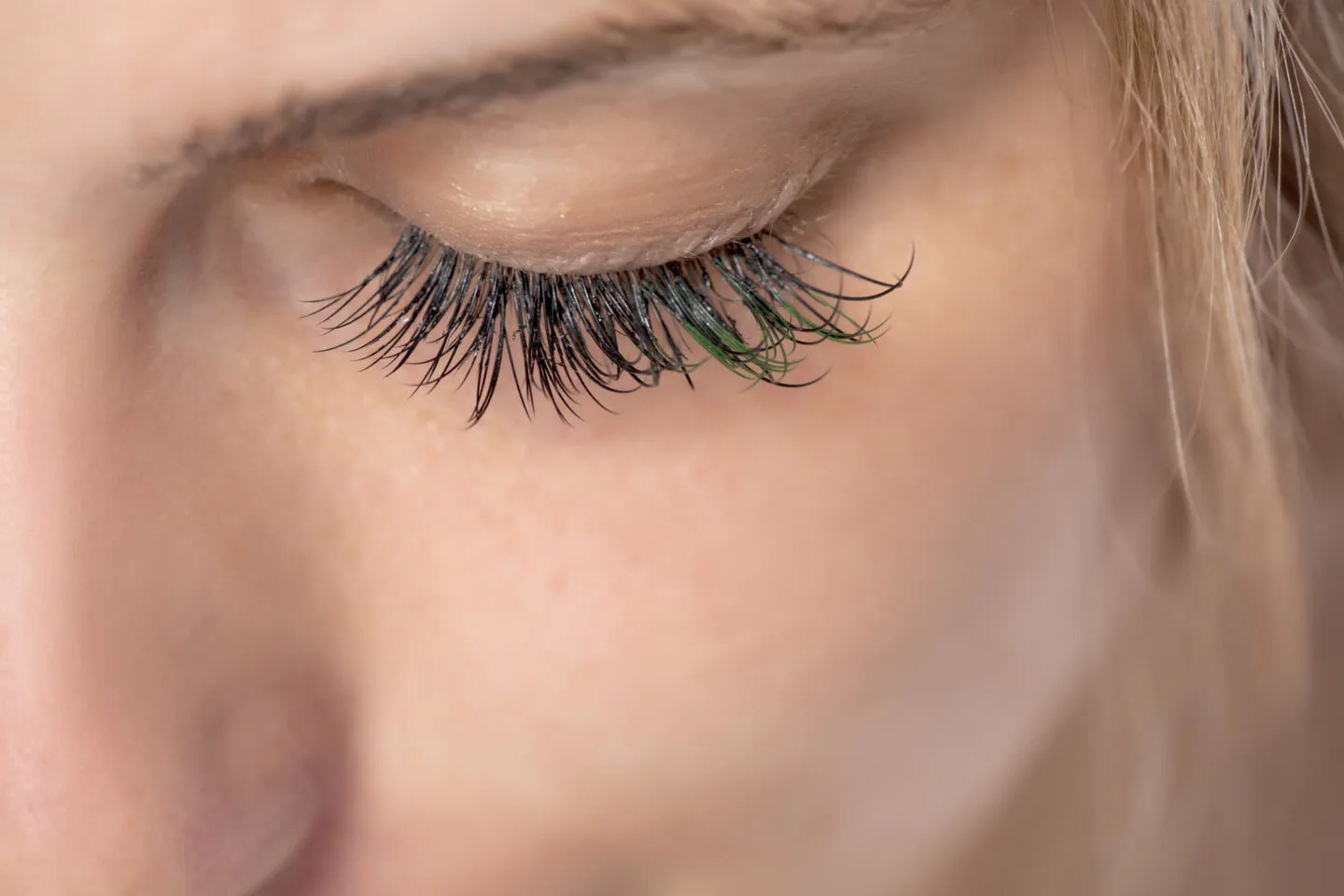 Comprehensive Guide on How to Uncurl Eyelashes in 2023